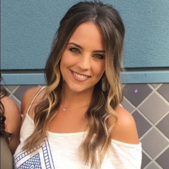 Meet your Posher, Christin - Picture 1 of 1